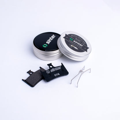 Sinter Model 016 black organic disc brake pads with retention spring and aluminium tin, Hope fitment