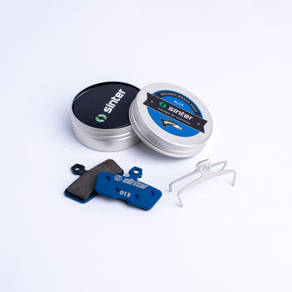 Sinter Blue s013 organic disc brake pads with tin and spring clip, for SRAM Code hydraulic brake calipers