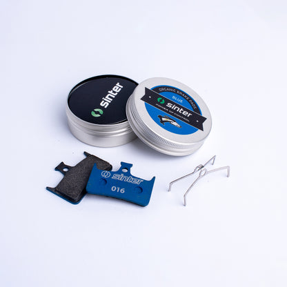 Sinter Model 016 blue organic disc brake pads with retention spring and aluminium tin, Hope fitment