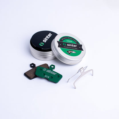 Sinter Green s2032 Model 013 organic disc brake pads for SRAM and Avid calipers, with retainer spring and tin