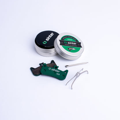 Sinter Model 022 organic disc brake pads in green race compound for Formula Cura 4, with aluminium tin, pin and spring